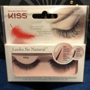 KISS false eyelashes